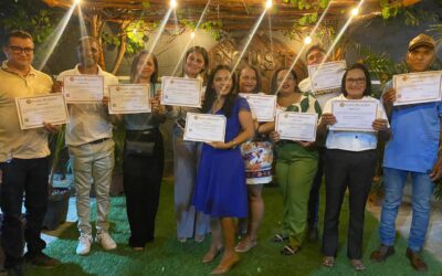Conquistas Acadêmicas: Entrega de Certificados de Pós-Graduação em Gestão e Supervisão Escolar